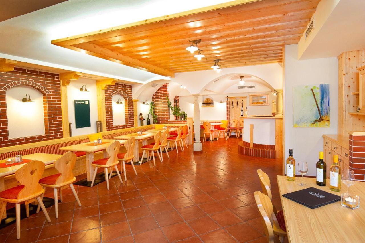 Hotel Stich Manhartsbrunn Bagian luar foto