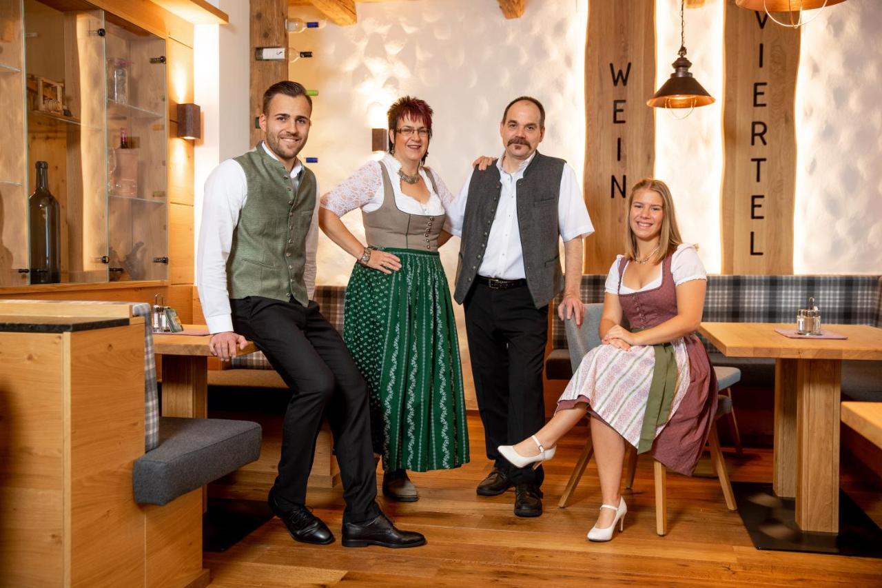 Hotel Stich Manhartsbrunn Bagian luar foto
