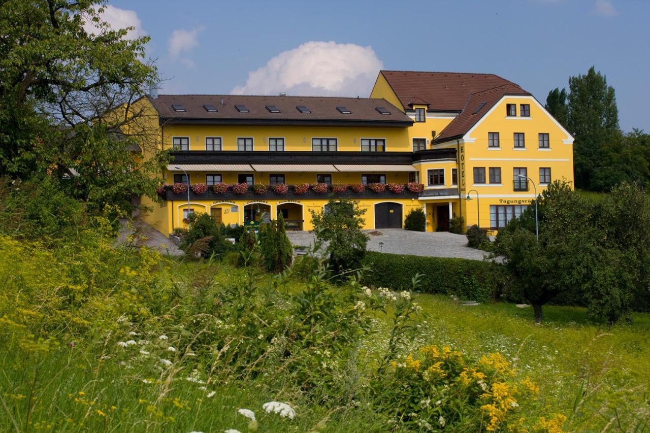 Hotel Stich Manhartsbrunn Bagian luar foto