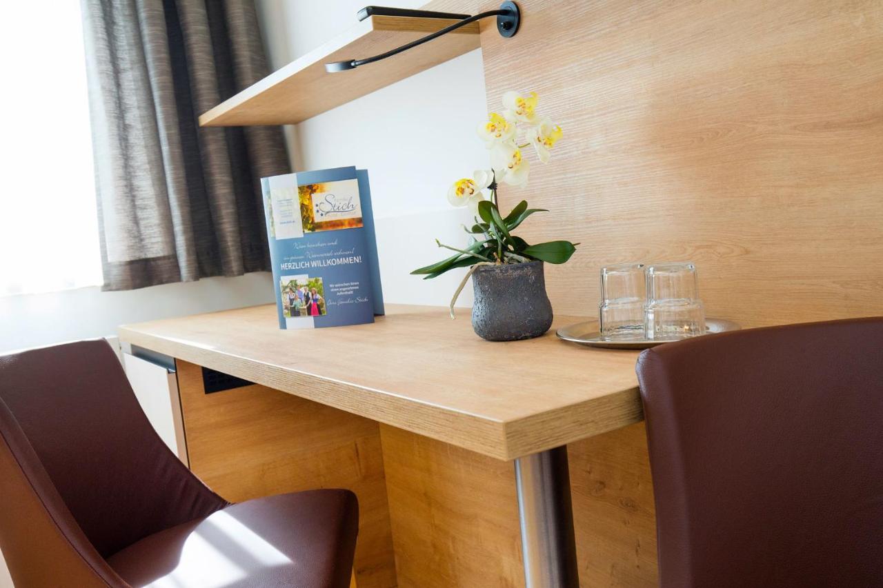 Hotel Stich Manhartsbrunn Bagian luar foto