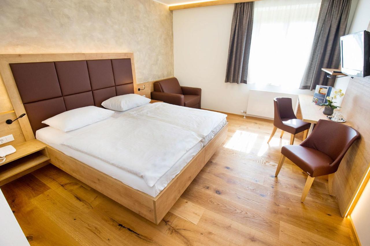 Hotel Stich Manhartsbrunn Bagian luar foto